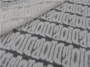 厚手のレース生地